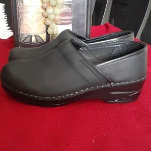 DANSKO CLOGS sz 37 Black